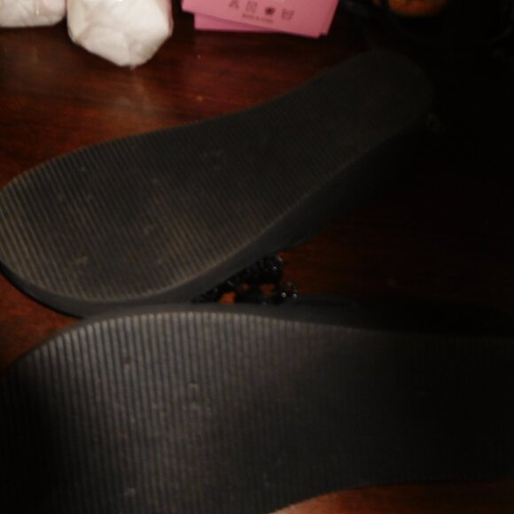 Flip Flops - Picture 4 of 4